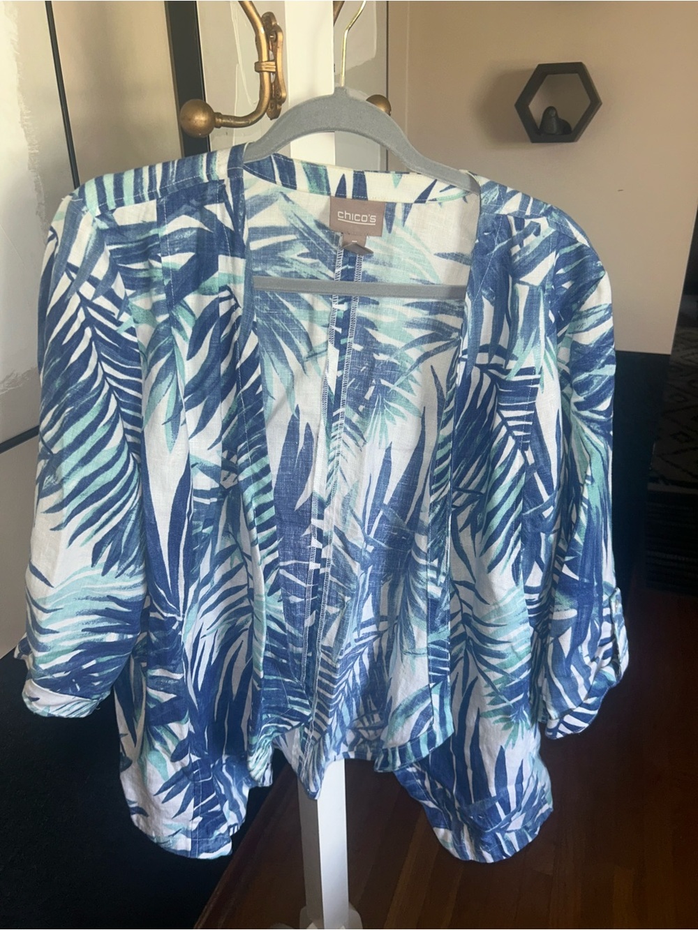 Chico's White and Blue Palm-Print Open Front Tunic